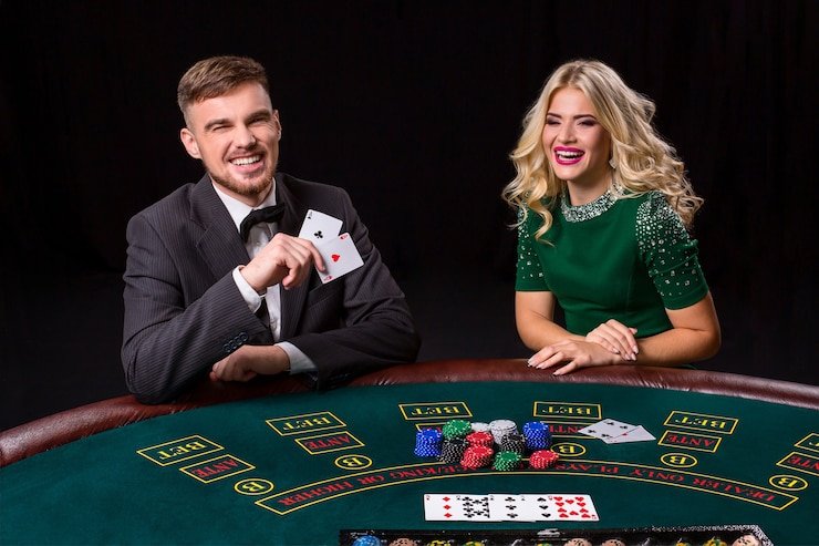 Tampilan permainan Lightning Roulette di studio live kaisar poker dengan dealer profesional